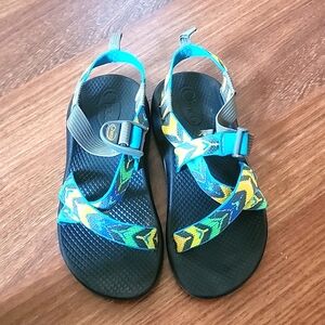 Kids chaco size 3